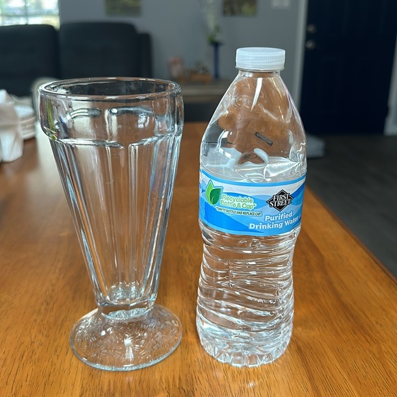 Sundae, milkshake clear glass. Basket weave base, made in Mexico. 7” tall - Picture 4 of 6